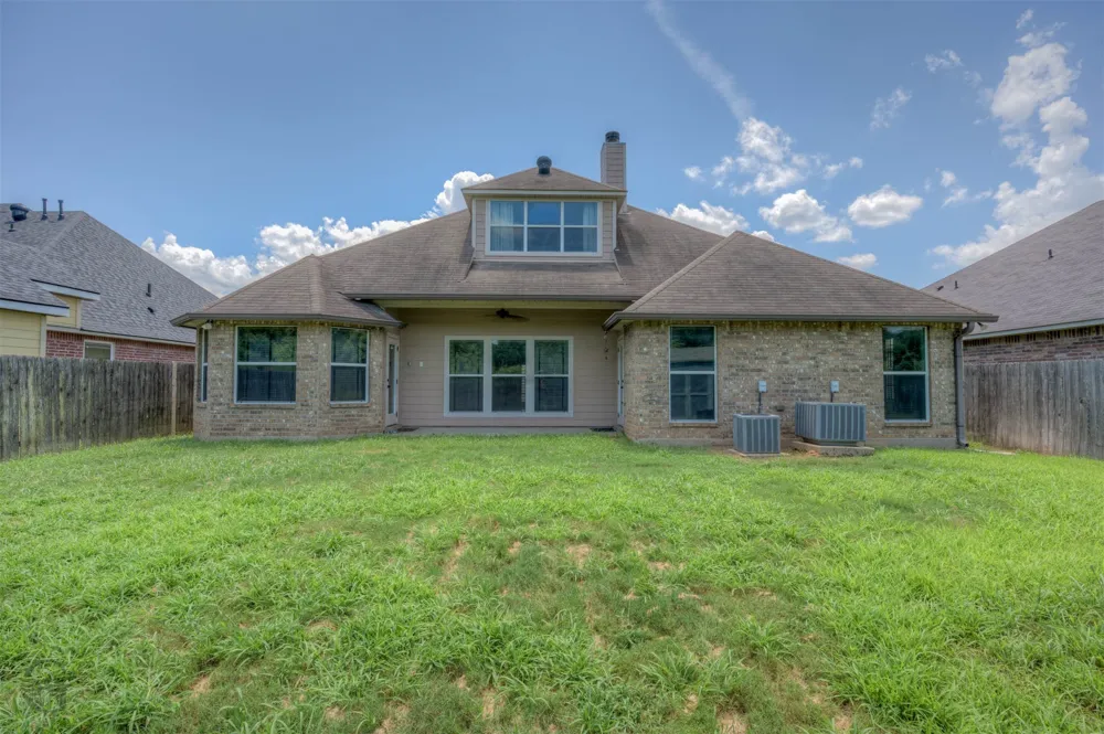 340 Avondale Bossier City, LA 71112
