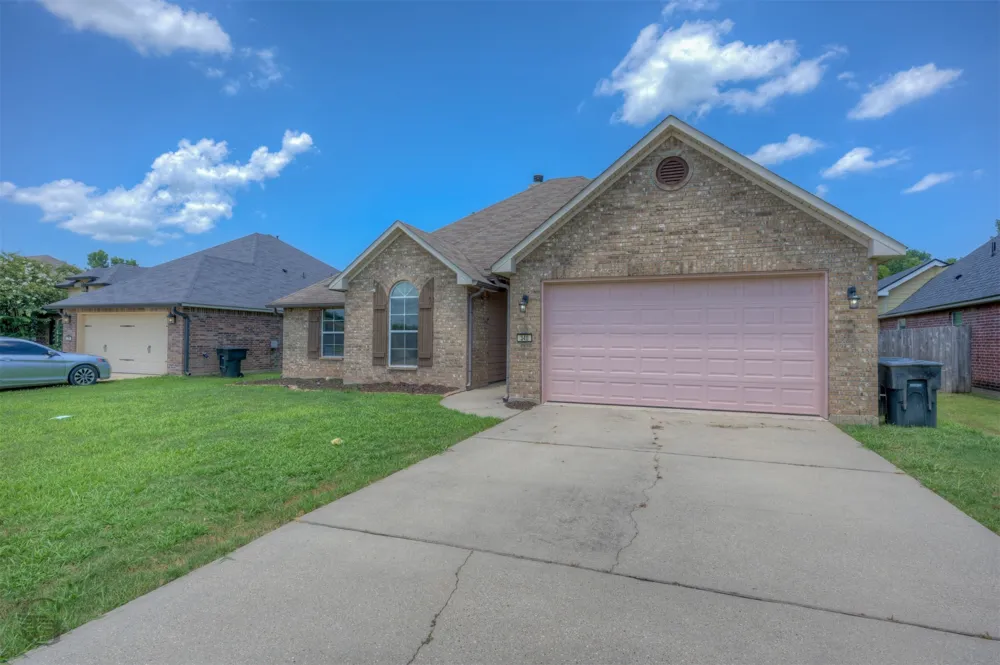 340 Avondale Bossier City, LA 71112