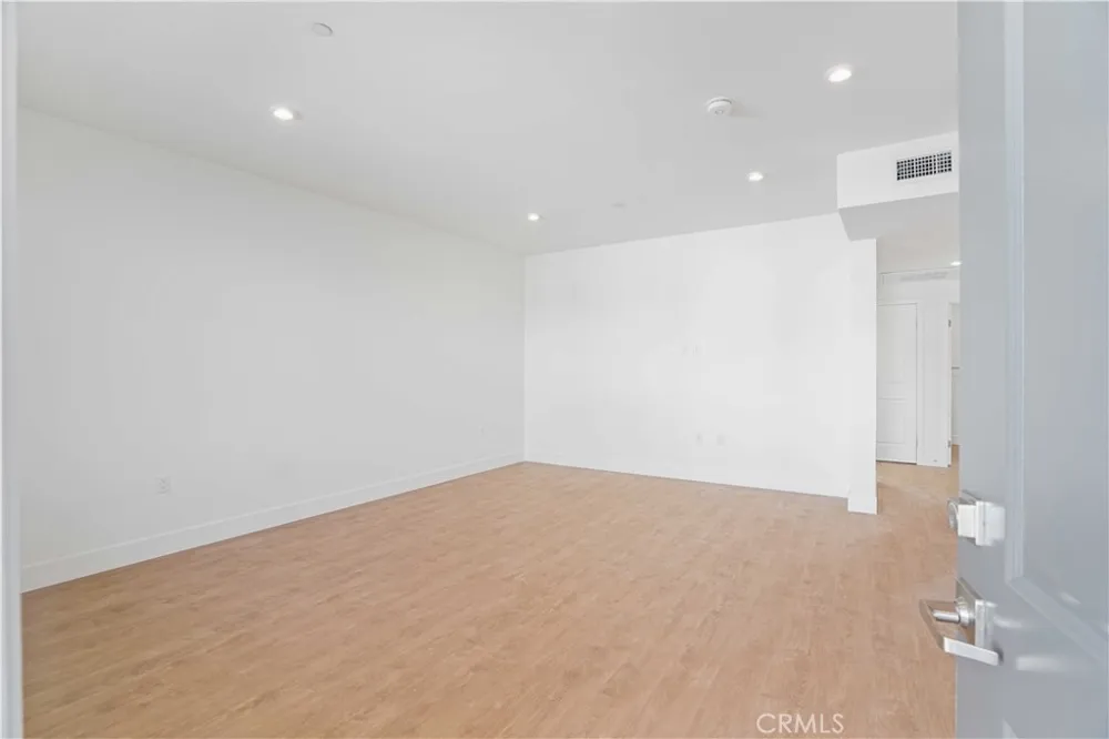 8750 Sepulveda Boulevard #509 North Hills, CA 91343