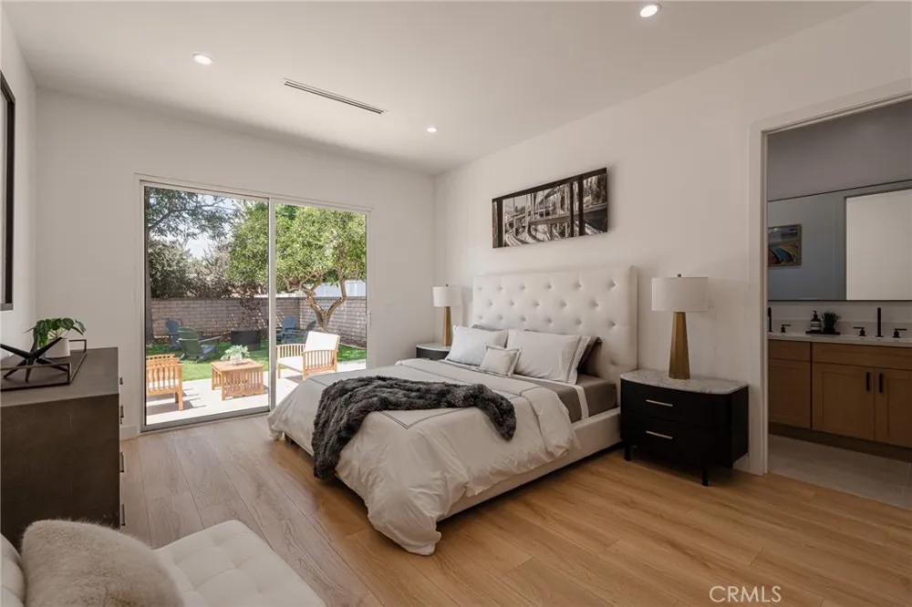 5817 Cantaloupe Avenue Valley Glen, CA 91401