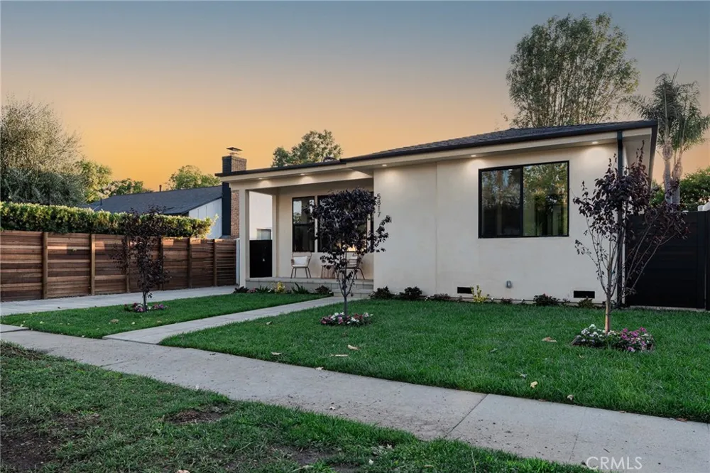 5817 Cantaloupe Avenue Valley Glen, CA 91401