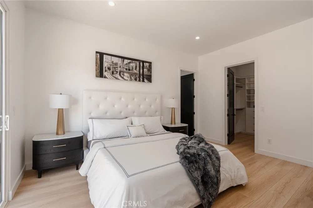 5817 Cantaloupe Avenue Valley Glen, CA 91401
