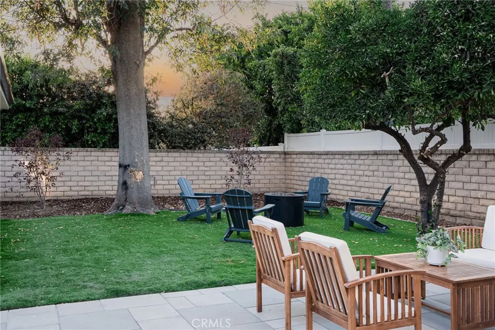 5817 Cantaloupe Avenue Valley Glen, CA 91401