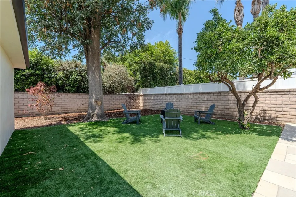5817 Cantaloupe Avenue Valley Glen, CA 91401