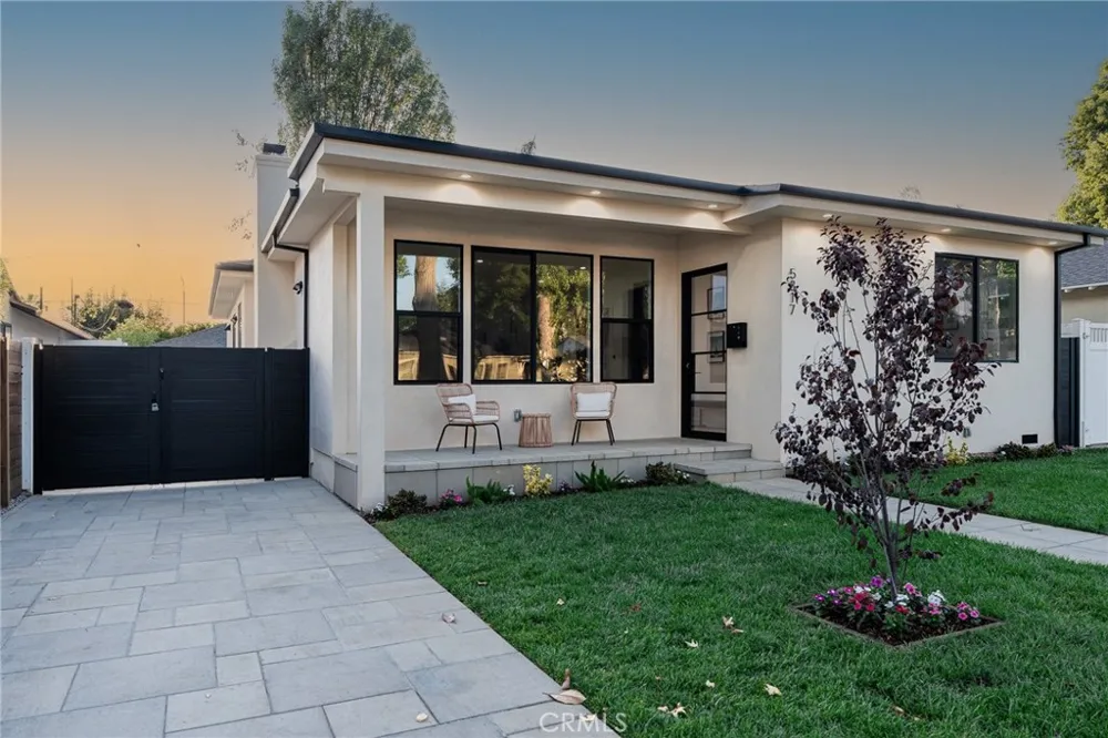 5817 Cantaloupe Avenue Valley Glen, CA 91401