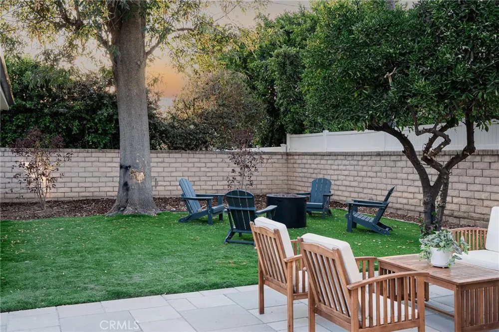 5817 Cantaloupe Avenue Valley Glen, CA 91401
