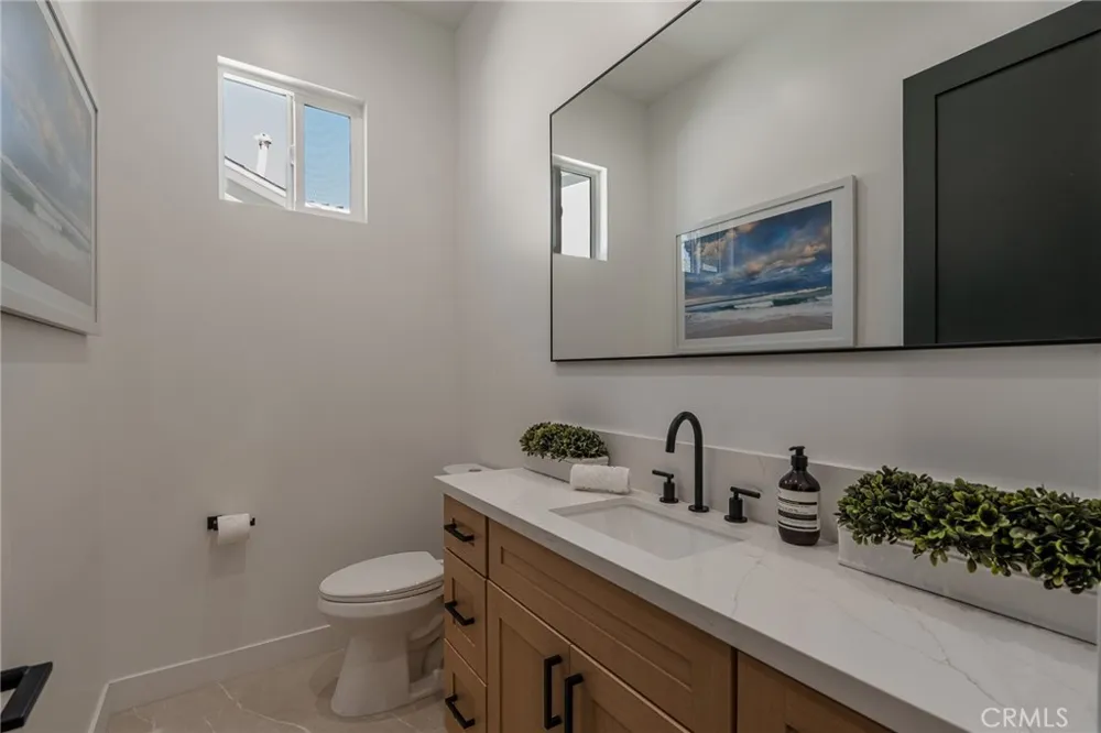 5817 Cantaloupe Avenue Valley Glen, CA 91401