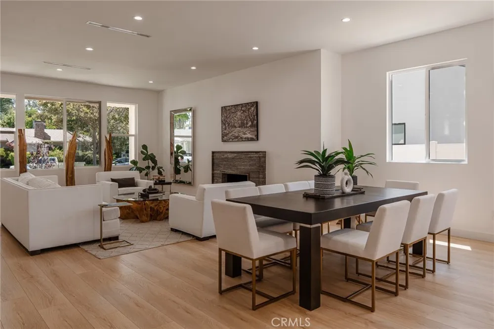 5817 Cantaloupe Avenue Valley Glen, CA 91401