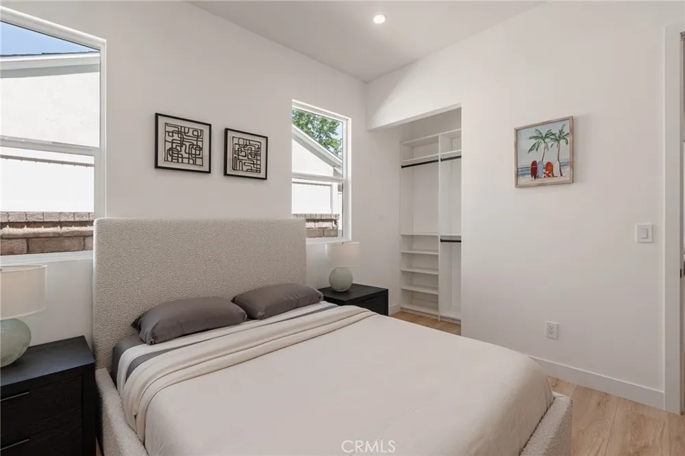 5817 Cantaloupe Avenue Valley Glen, CA 91401
