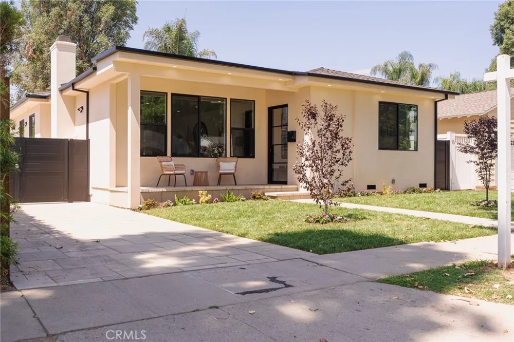 5817 Cantaloupe Avenue Valley Glen, CA 91401