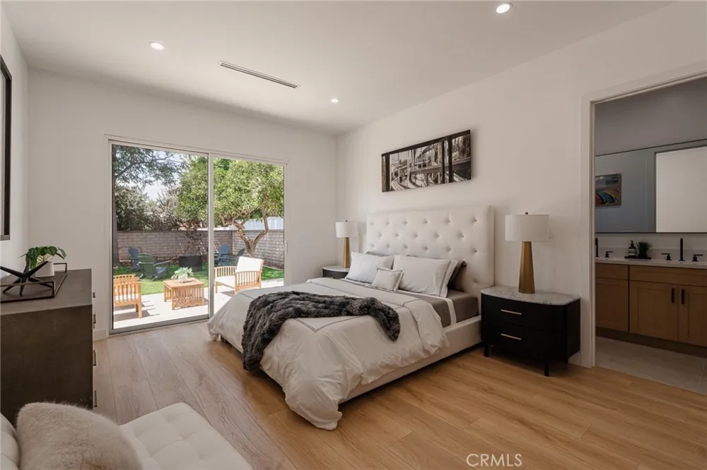 5817 Cantaloupe Avenue Valley Glen, CA 91401