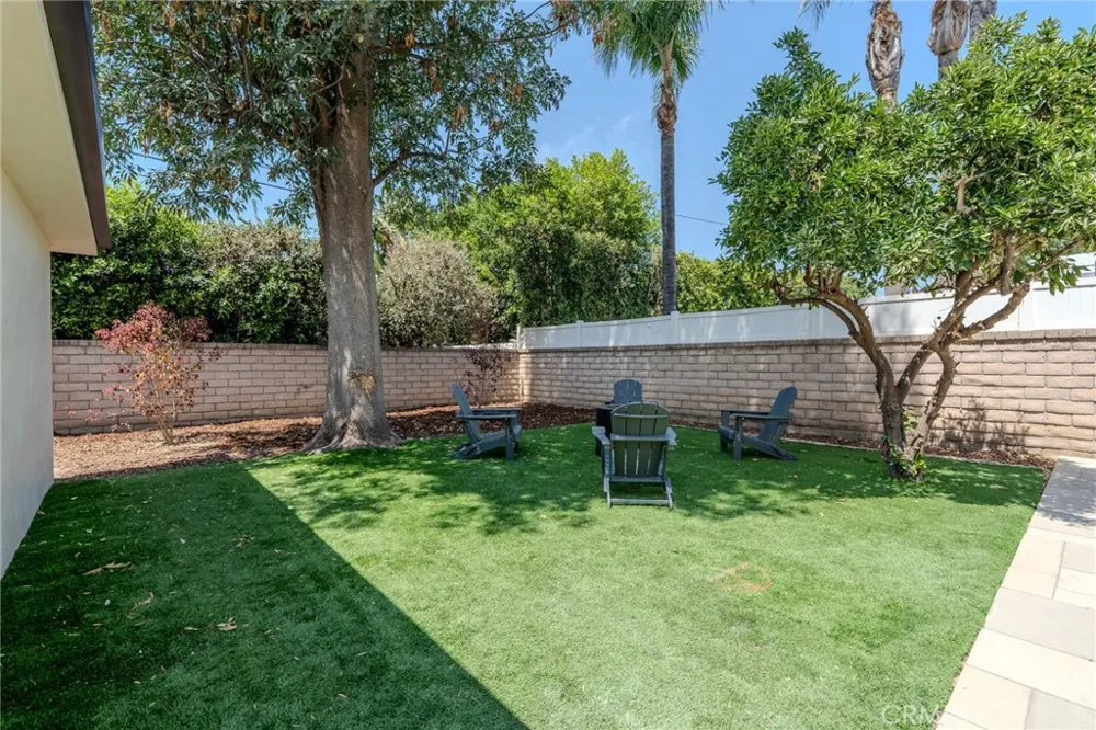 5817 Cantaloupe Avenue Valley Glen, CA 91401