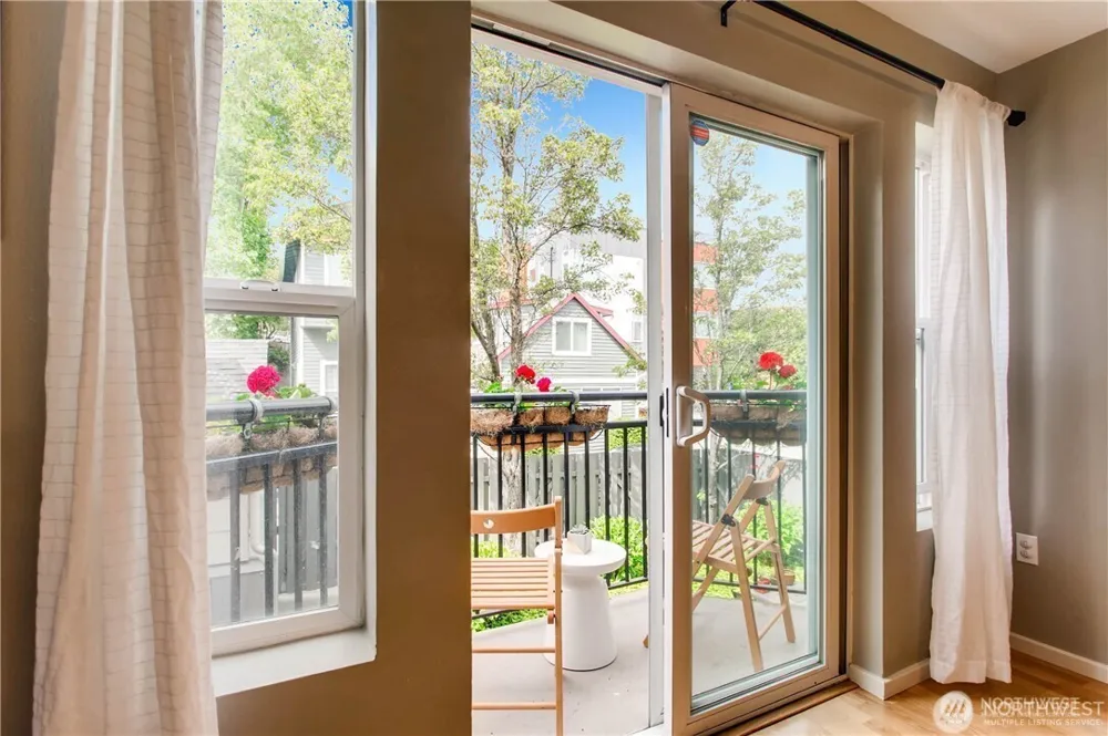 500 Aloha Street #211 Seattle, WA 98109