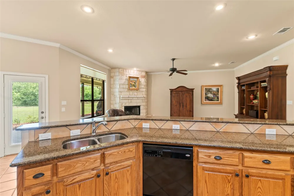 10226 Aaron Avenue Eustace, TX 75124