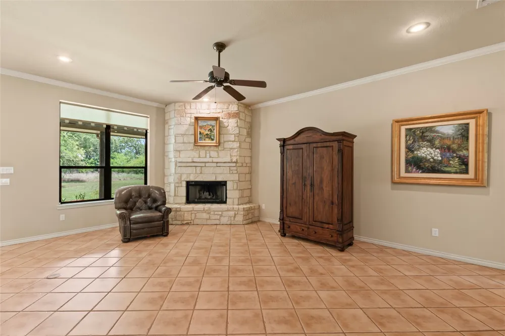 10226 Aaron Avenue Eustace, TX 75124