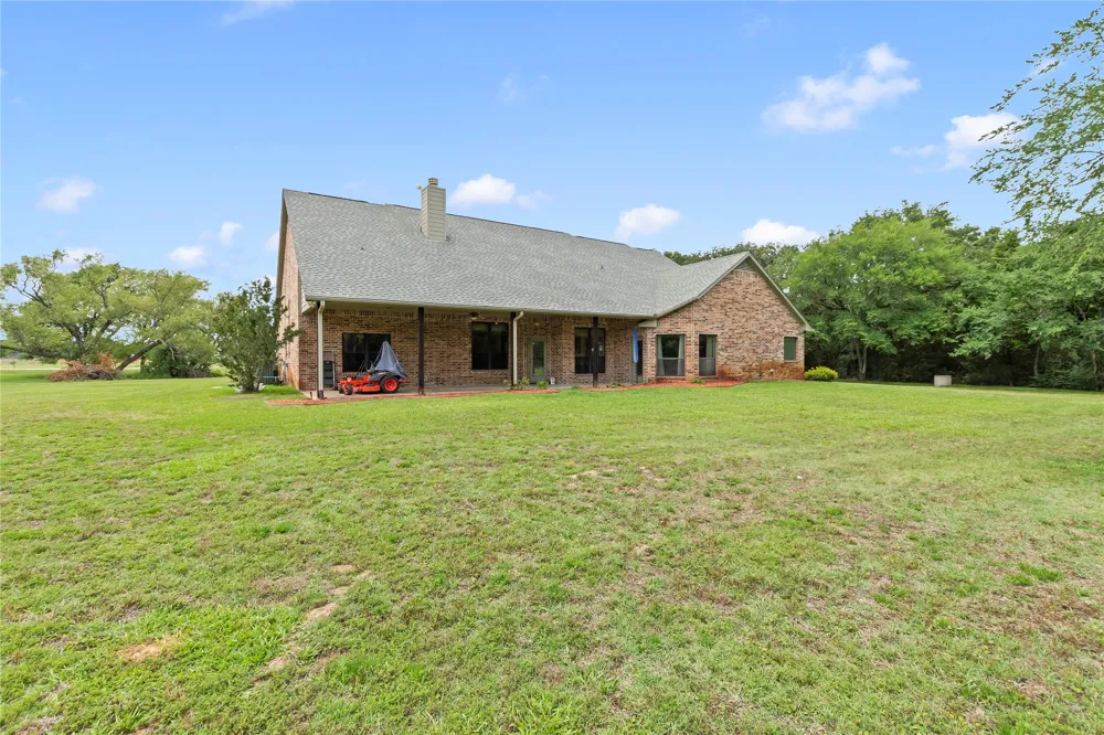 10226 Aaron Avenue Eustace, TX 75124