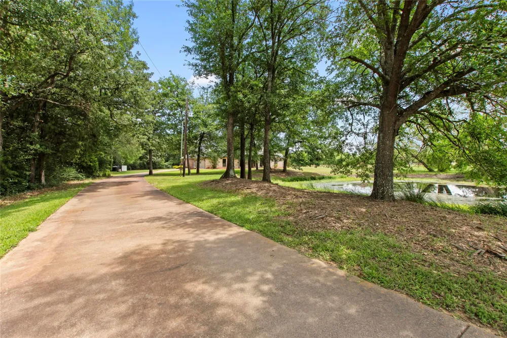 10226 Aaron Avenue Eustace, TX 75124