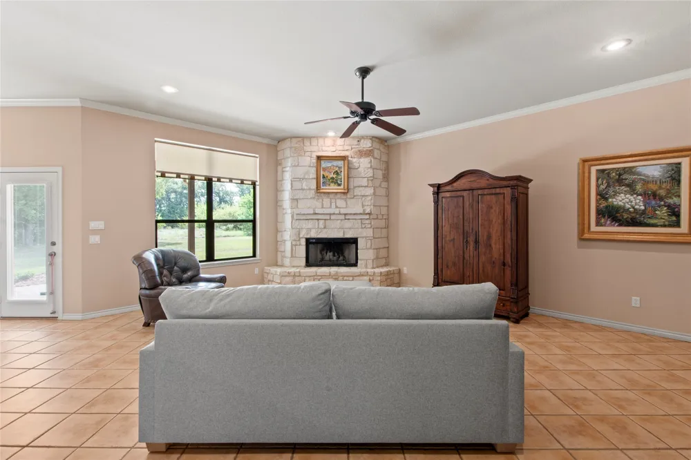 10226 Aaron Avenue Eustace, TX 75124