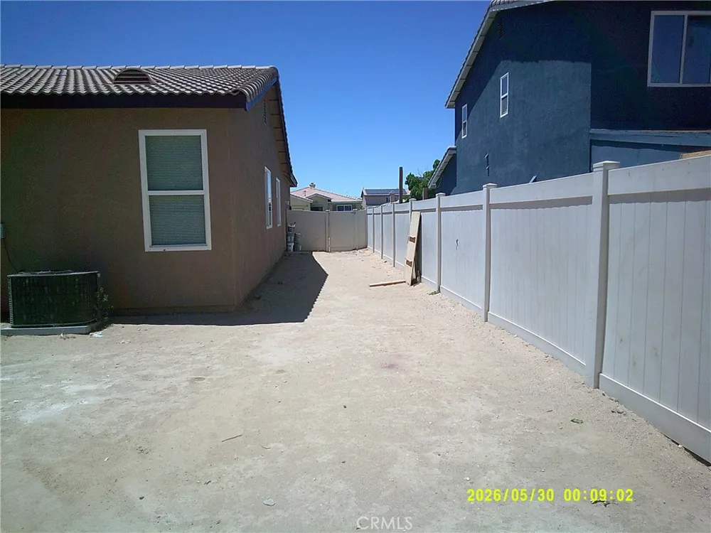 15763 Desert Rock Adelanto, CA 92301