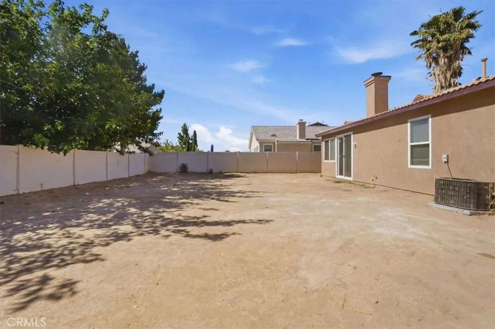 15763 Desert Rock Adelanto, CA 92301