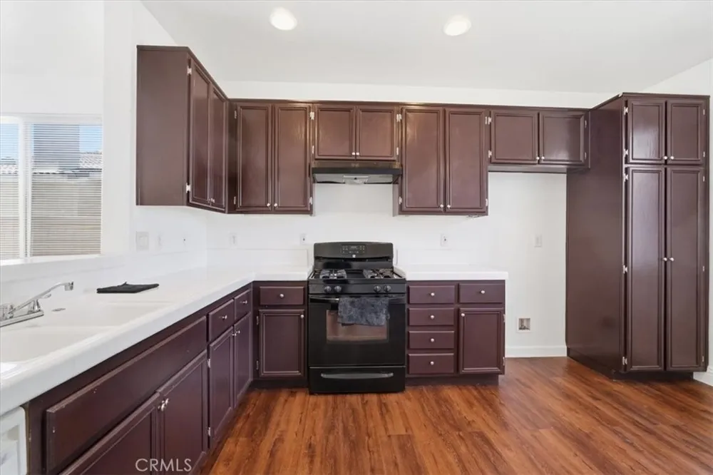 15763 Desert Rock Adelanto, CA 92301