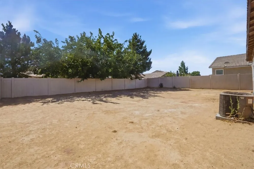 15763 Desert Rock Adelanto, CA 92301