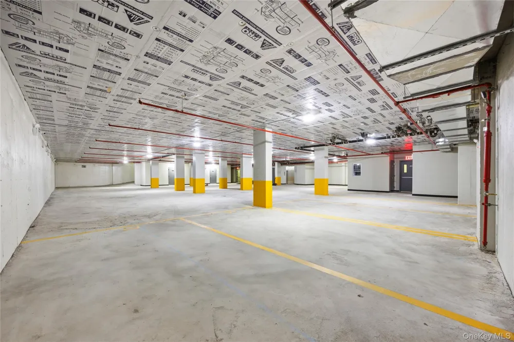 163-07 72nd Ave #2C Fresh Meadows, NY 11365