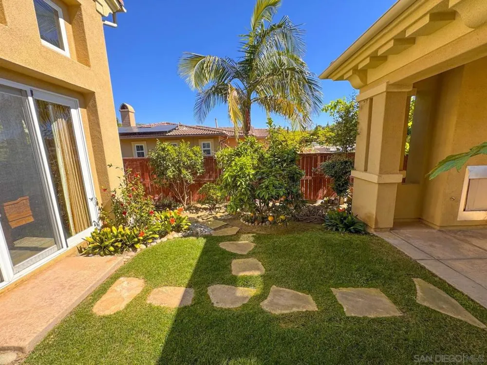 536 Quail Pointe Lane Encinitas, CA 92024