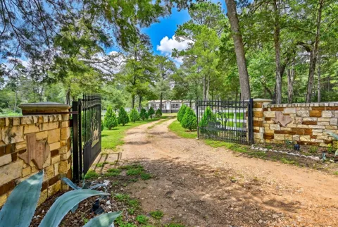1182 Oak Crest Drive