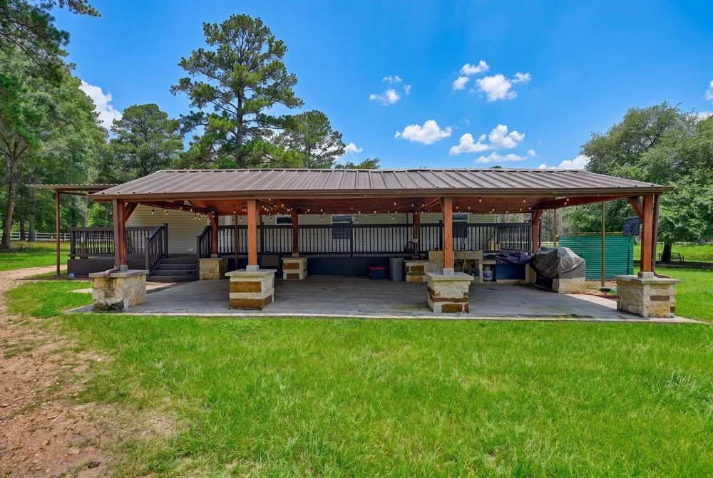 1182 Oak Crest Drive New Ulm, TX 78950