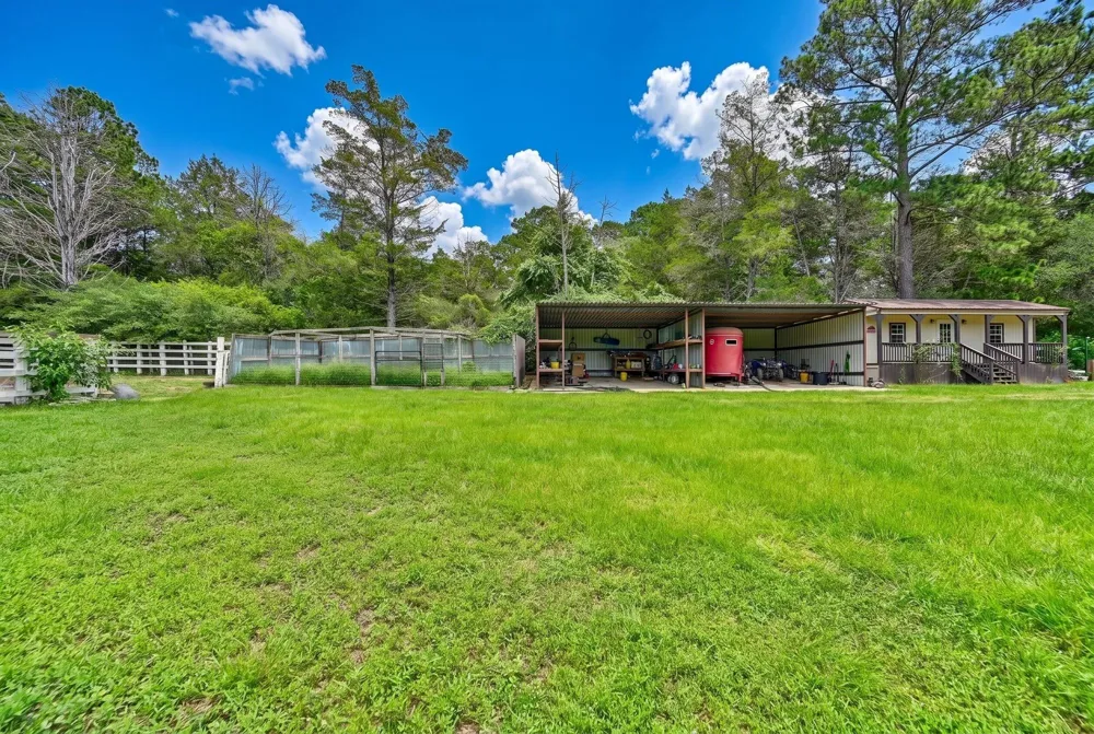 1182 Oak Crest Drive New Ulm, TX 78950