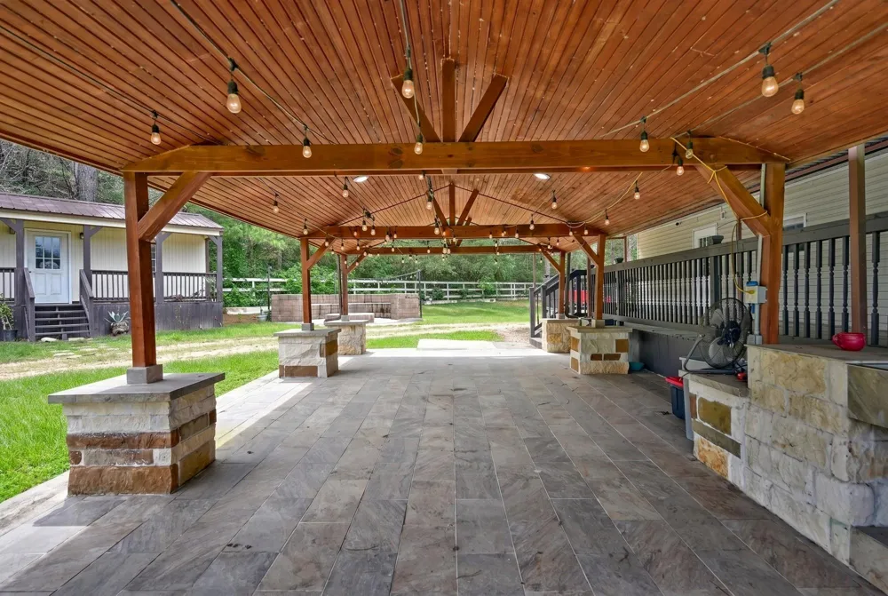 1182 Oak Crest Drive New Ulm, TX 78950