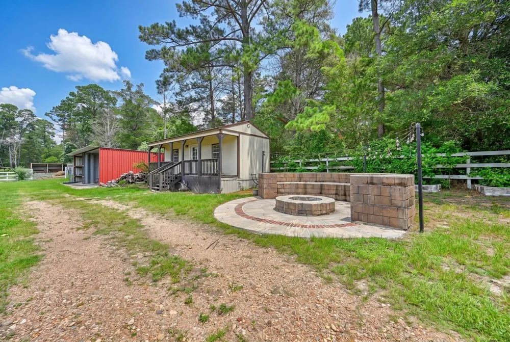 1182 Oak Crest Drive New Ulm, TX 78950