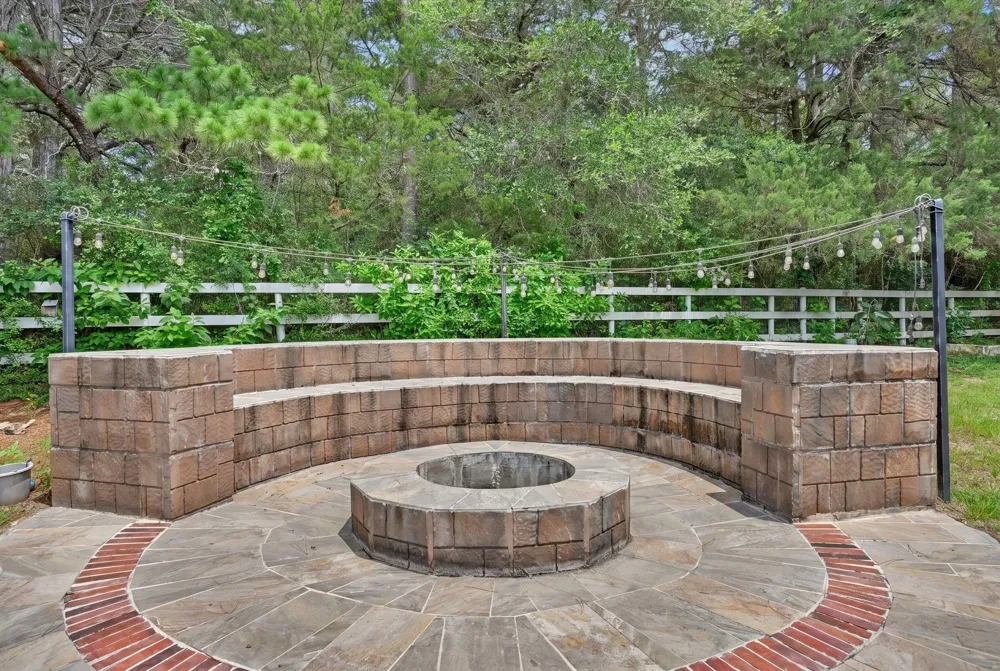 1182 Oak Crest Drive New Ulm, TX 78950