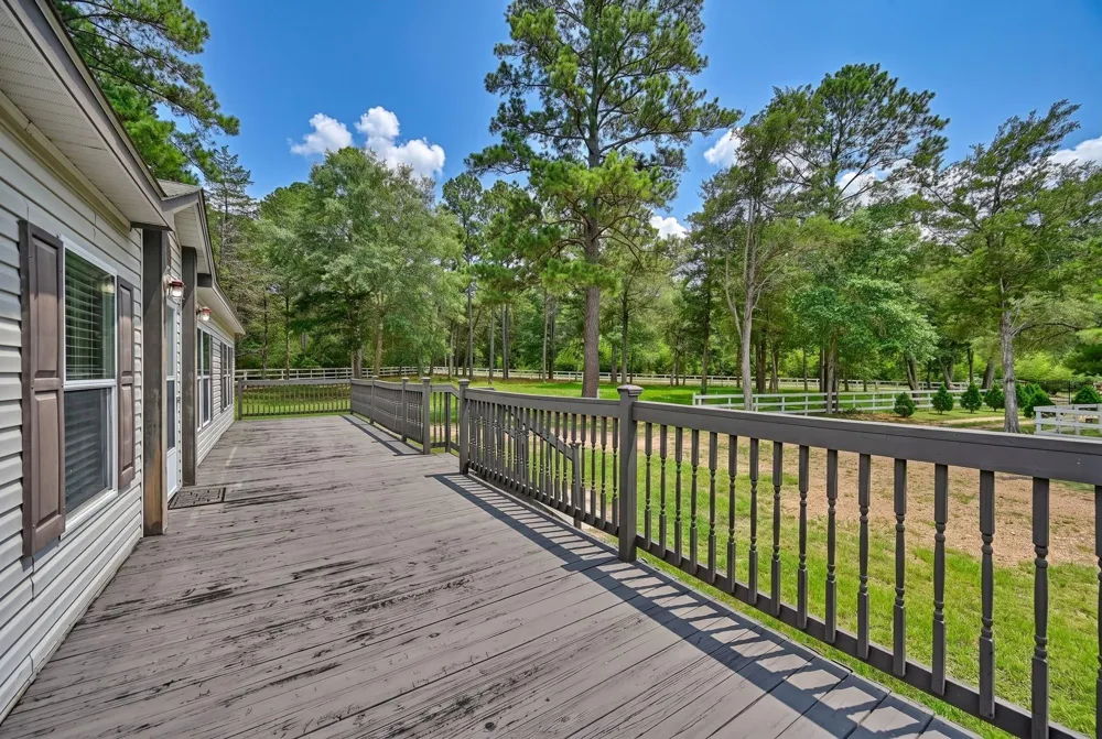 1182 Oak Crest Drive New Ulm, TX 78950