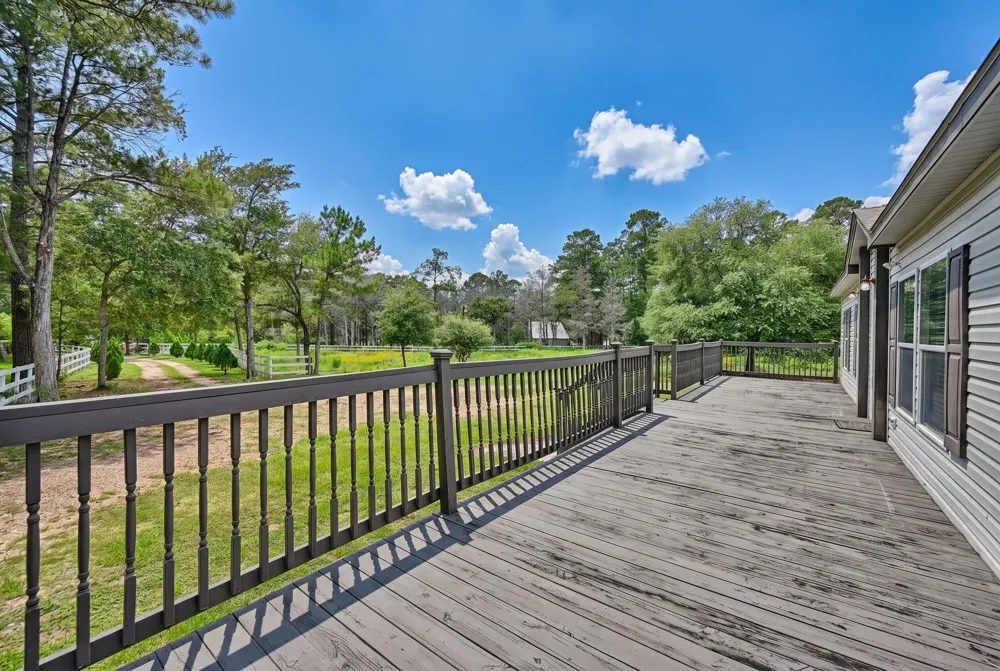 1182 Oak Crest Drive New Ulm, TX 78950