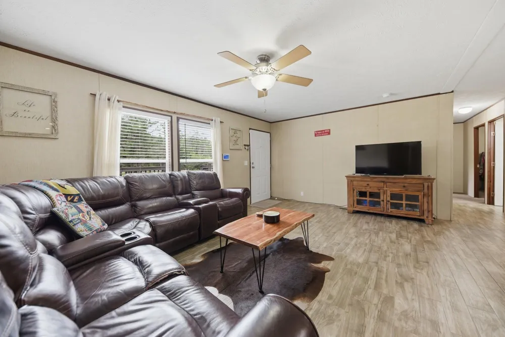 1182 Oak Crest Drive New Ulm, TX 78950