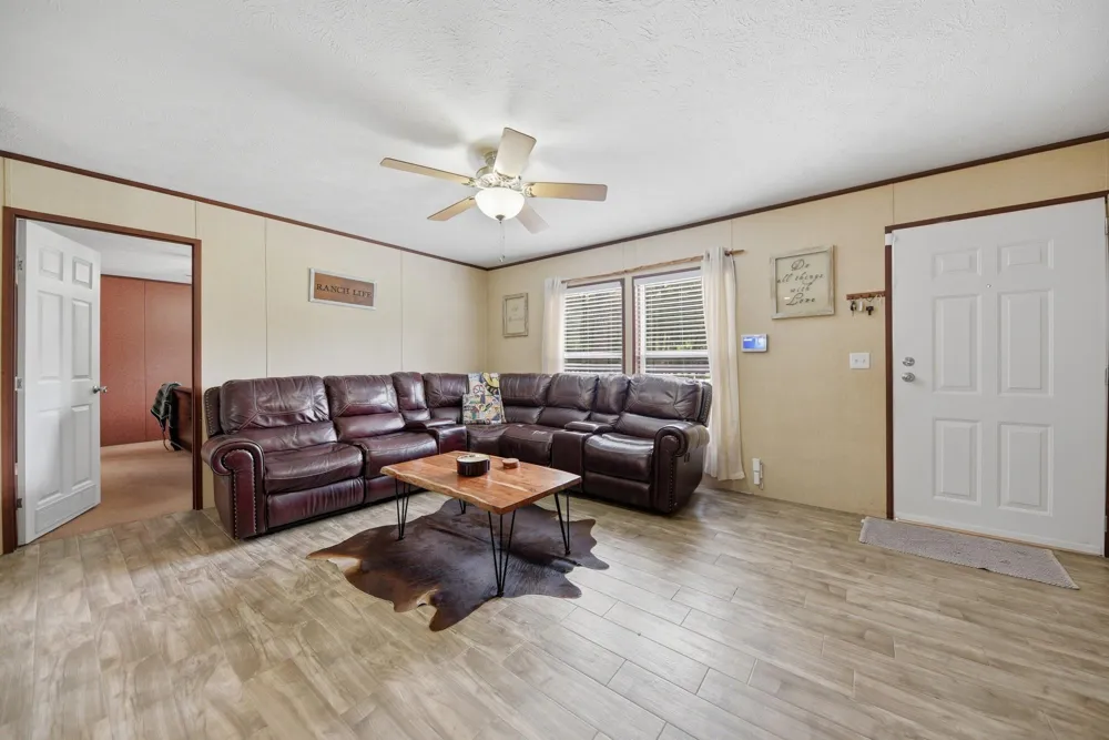 1182 Oak Crest Drive New Ulm, TX 78950