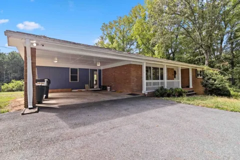 1646 Highway 92 N