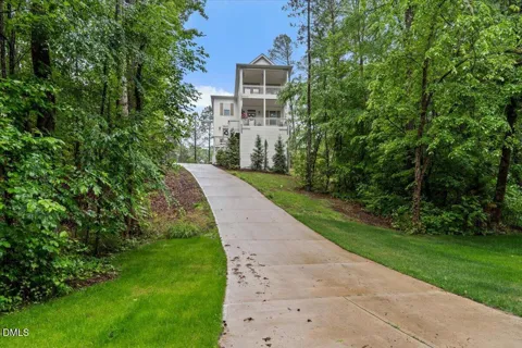 2045 Fernwood Way