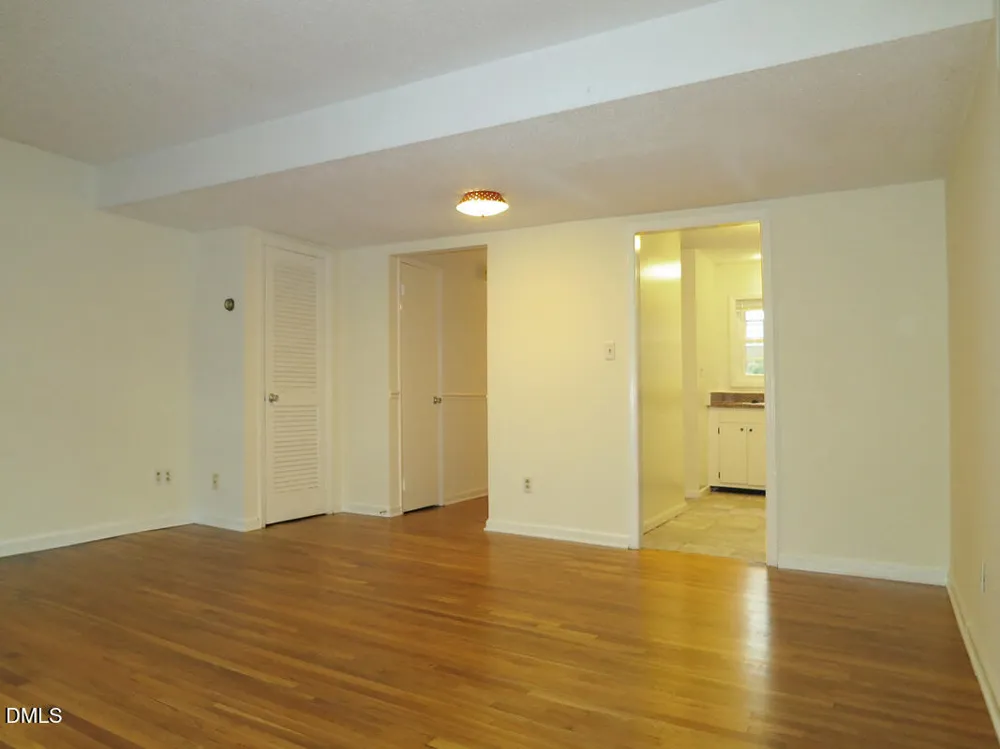 400 Davie Road #8 Carrboro, NC 27510