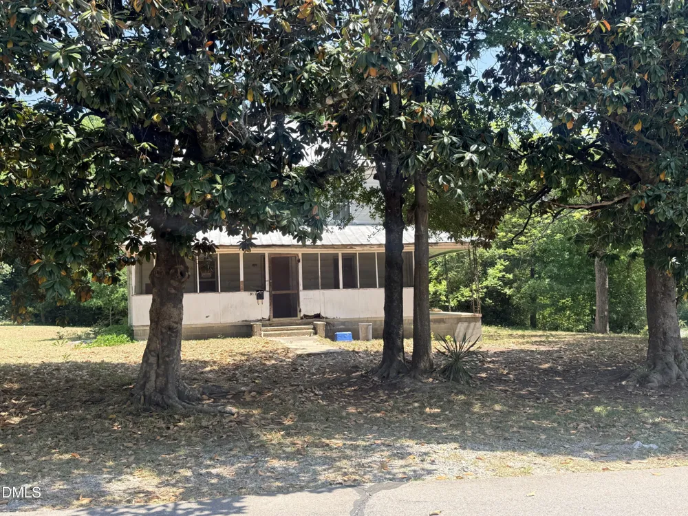 1011 W New York Avenue Southern Pines, NC 28387