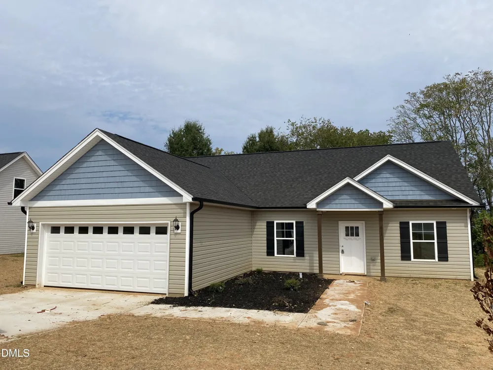 411 E Lee Avenue Yadkinville, NC 27055