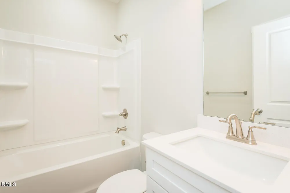 411 E Lee Avenue Yadkinville, NC 27055