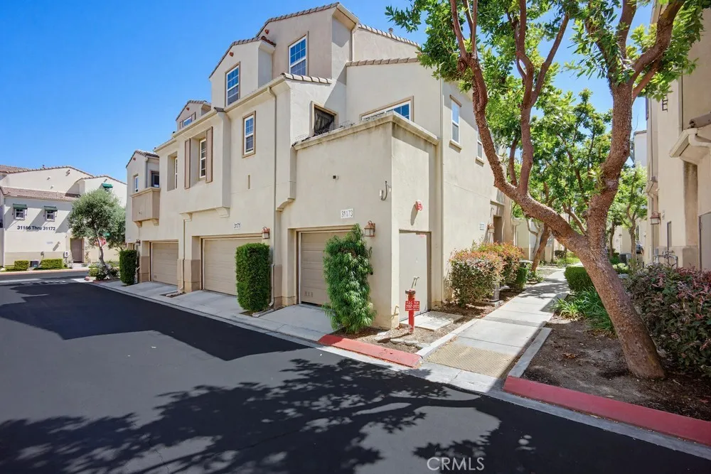 31173 Strawberry Tree Lane Temecula, CA 92592