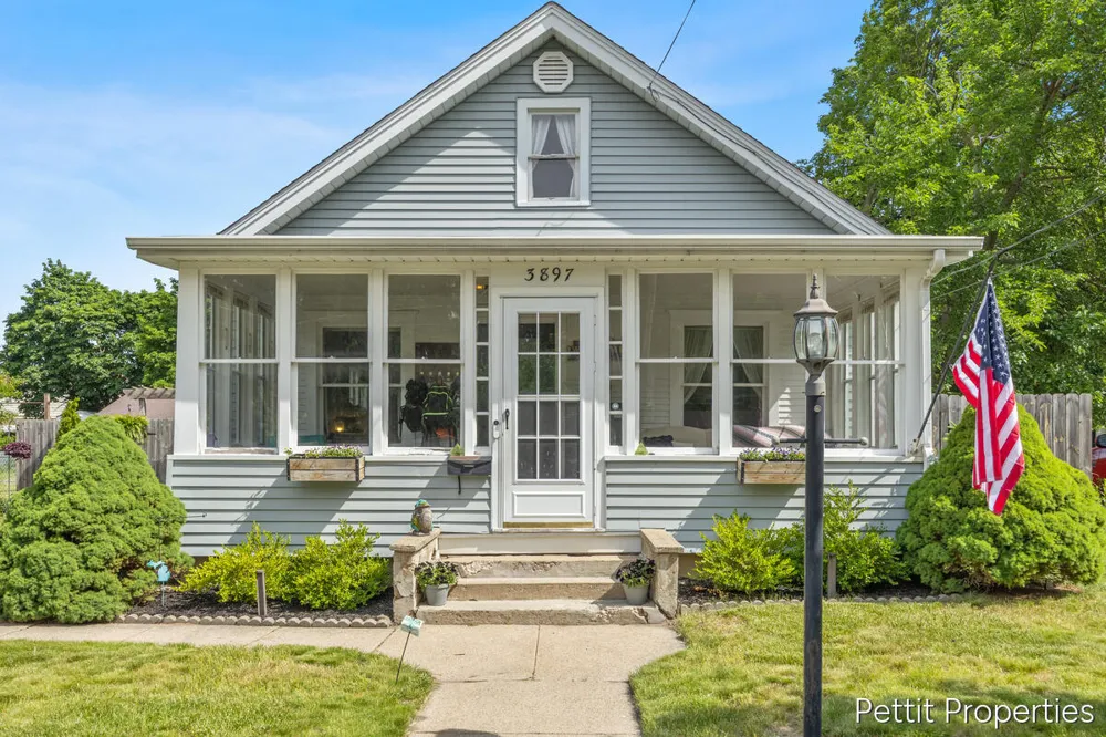 3897 Grand Street SW