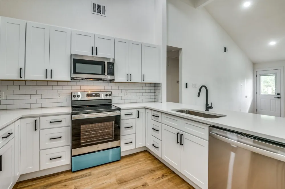 1108 Highpoint Road Bedford, TX 76022