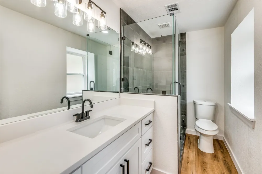 1108 Highpoint Road Bedford, TX 76022