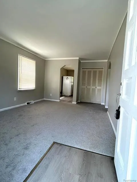 27699 Brettonwoods Street Madison Heights City, MI 48071
