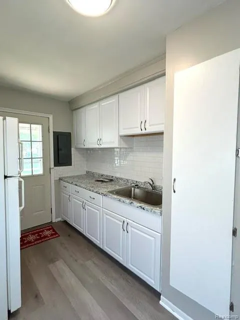 27699 Brettonwoods Street Madison Heights City, MI 48071